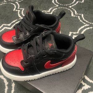 Jordan 1 Low EASY ON Red & Black